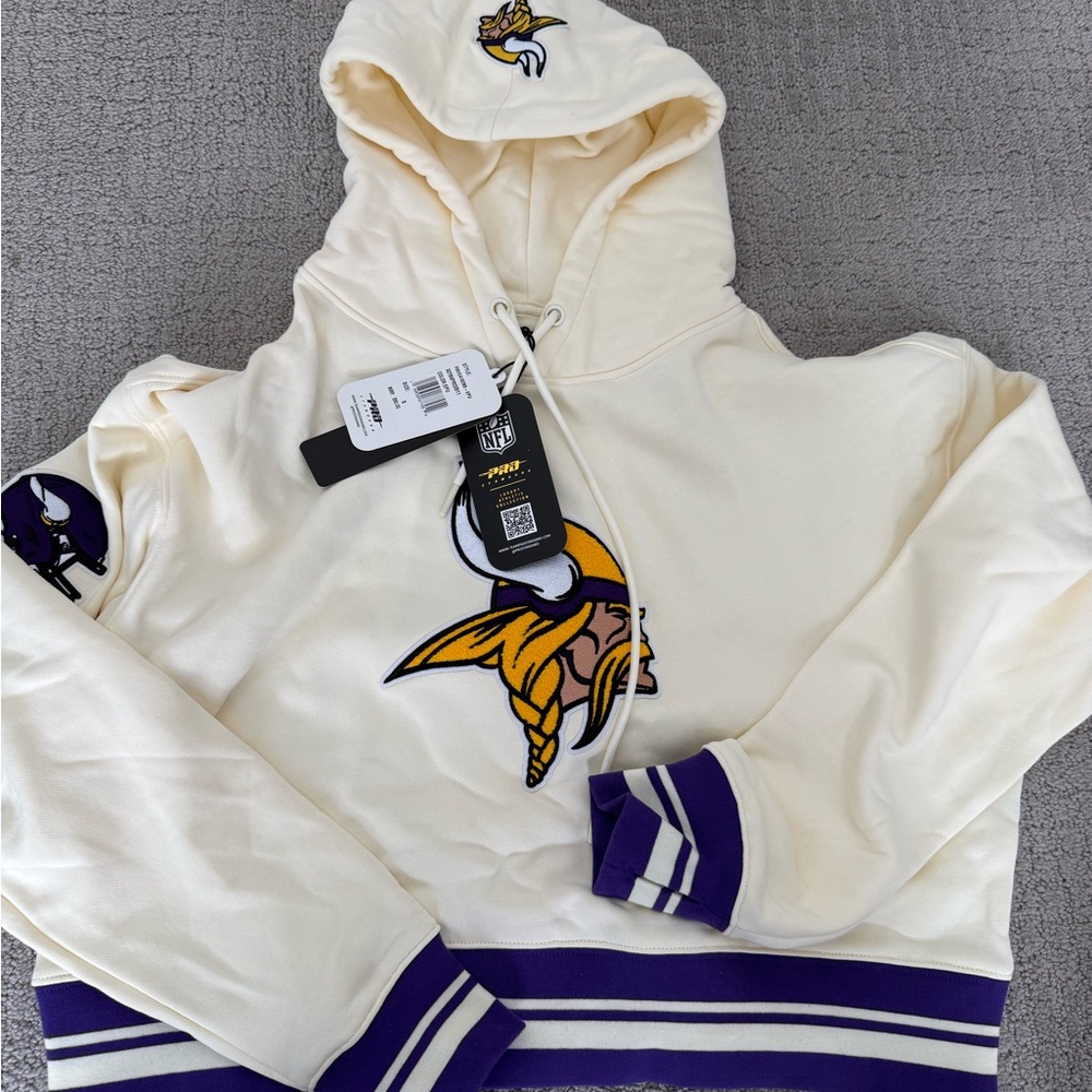 Minnesota Vikings Pro Standard Cream and Purple Cropped Hooded Sweatshirt
